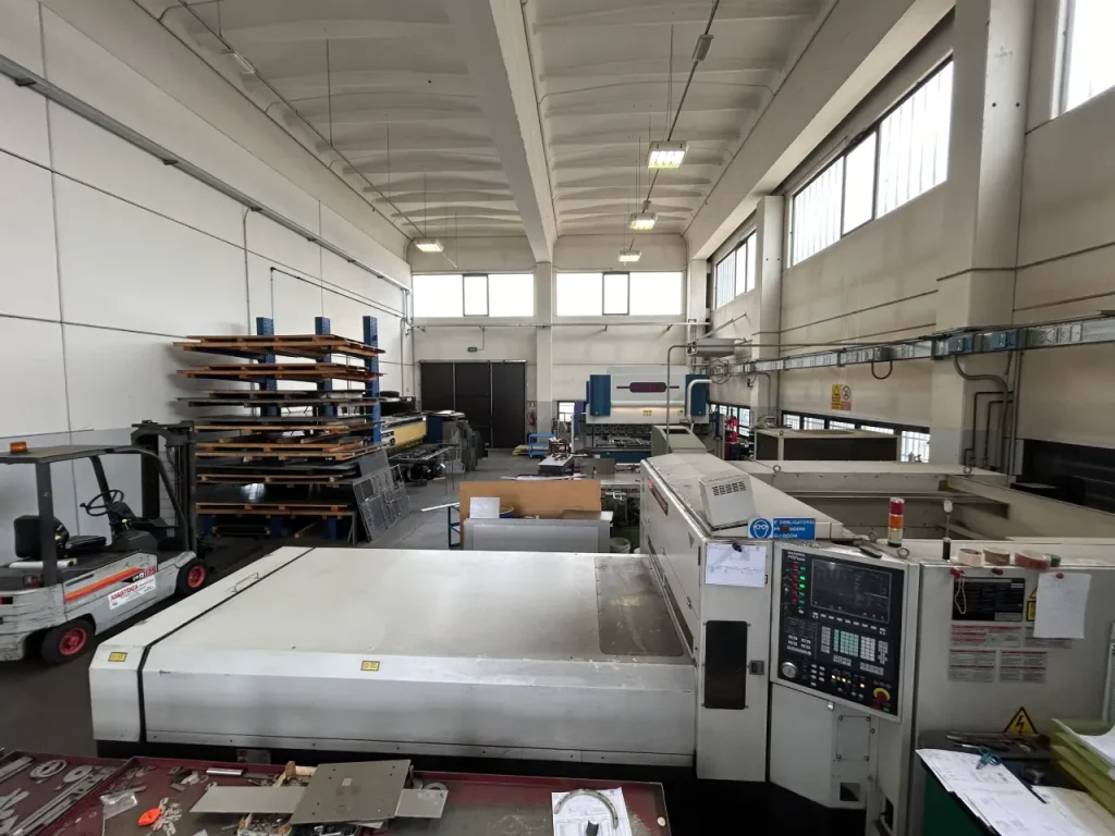 Reparto di lavorazione della lamiera dell'officina meccanica GVC