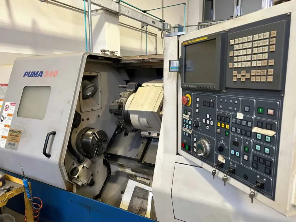 Centro di tornitura Puma presso l'officina meccanica GVC srl