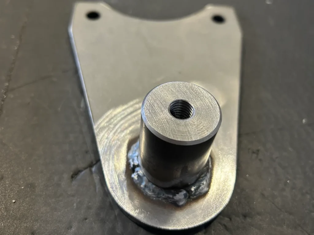Componente meccanico filettato CNC in acciaio strutturale